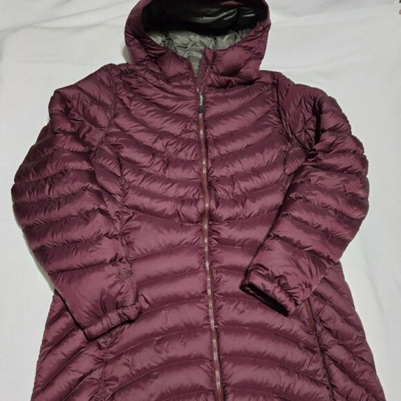 L.LBean Women's Ultralight 850 Down Hooded Coat Three Quarter Length Dark Plum L - Picture 2 of 16
